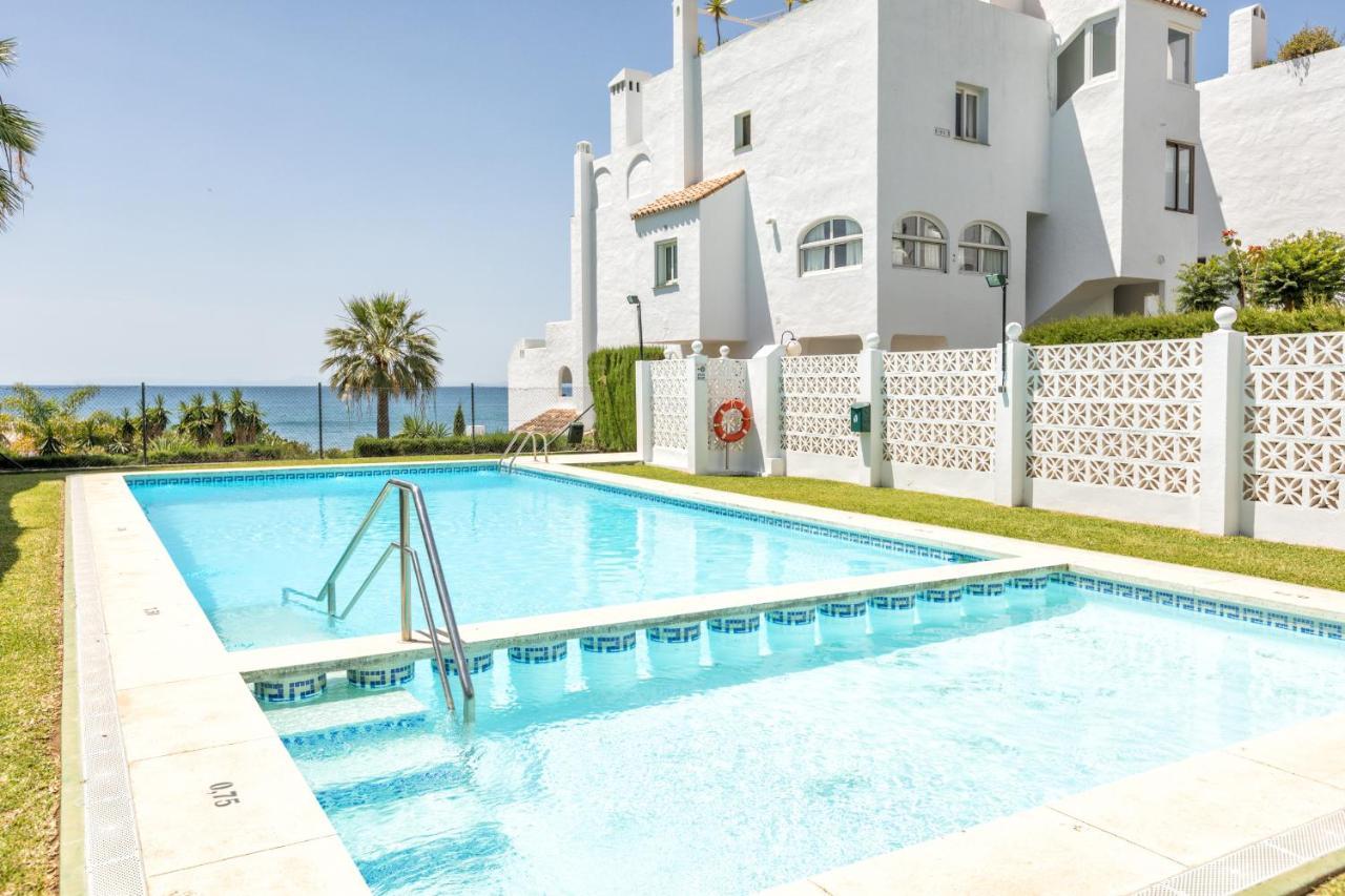 Front Sea View Apartment 埃斯特波纳 外观 照片