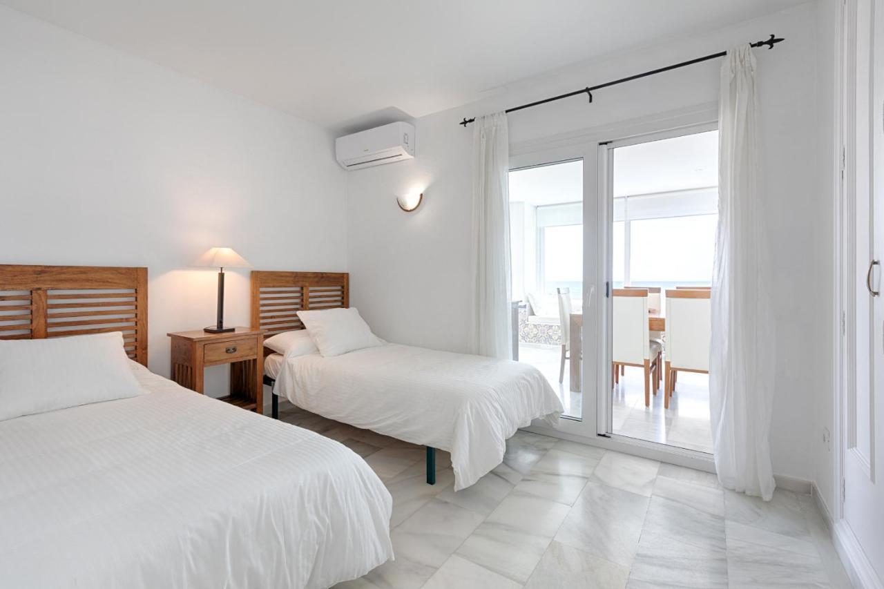 Front Sea View Apartment 埃斯特波纳 外观 照片